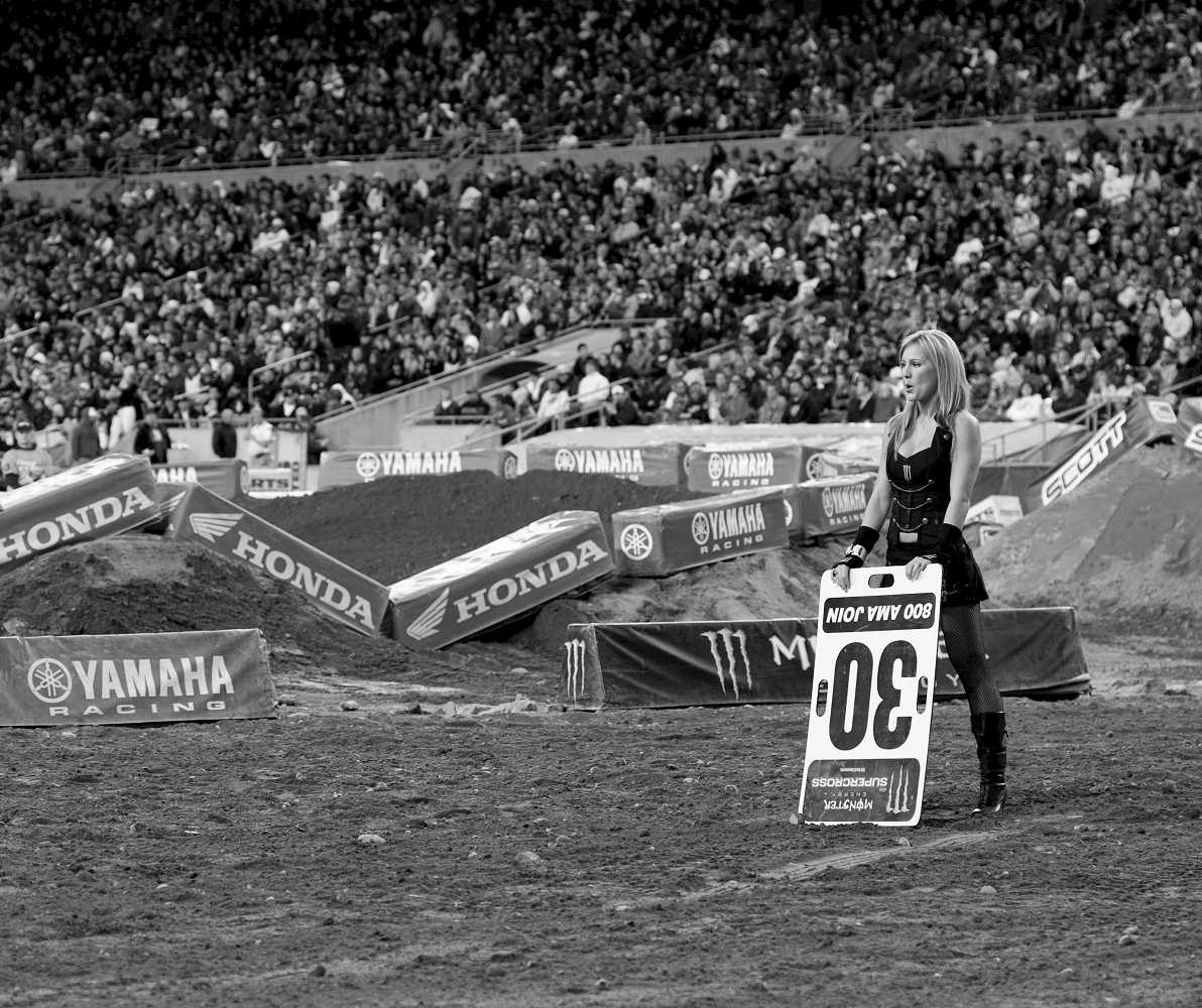 09-seattle-sx-pause-before-the-main